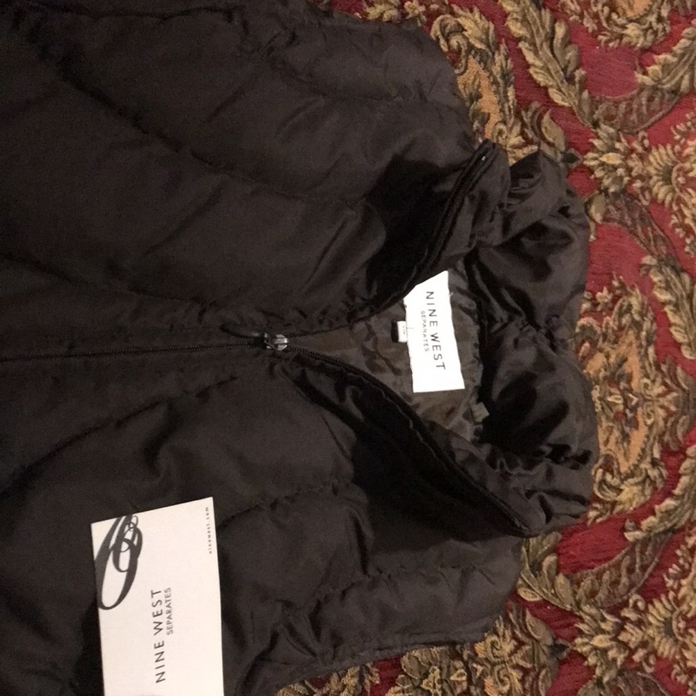 Vest - Picture 3 of 4
